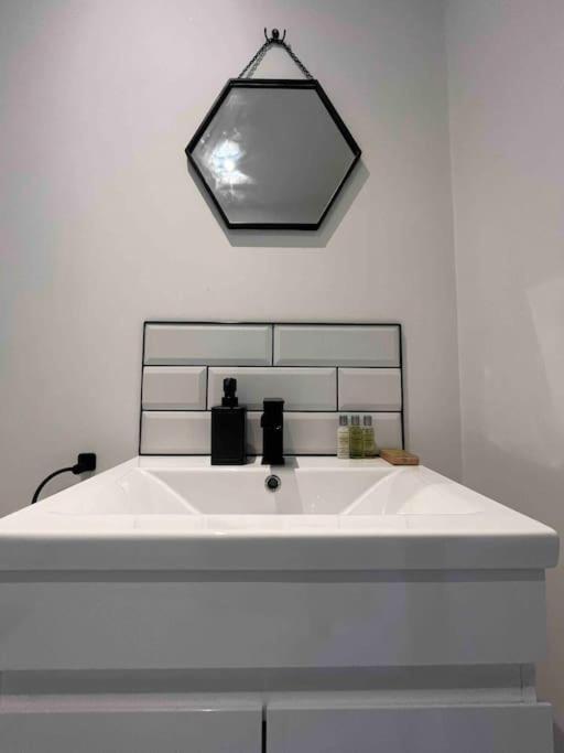 Entire Property In Downham Market, Serviced Accomodation Apartman Kültér fotó